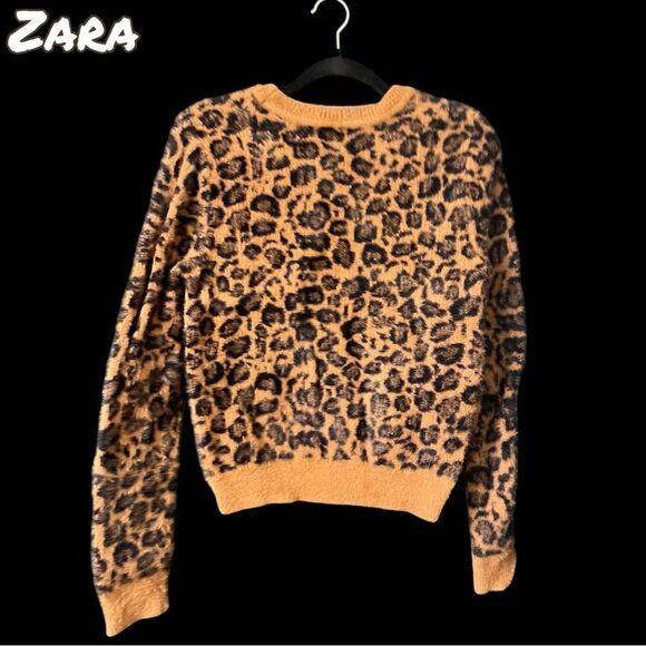 Preowned  EUC ZARA Leopard Print Fuzzy Knit Pullover Sweater - Size S - Picture 6 of 8